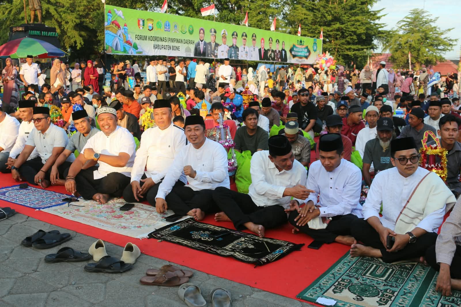 Suasana peringatan Maulid Nabi Muhammad SAW. di Lapangan Merdeka Bone